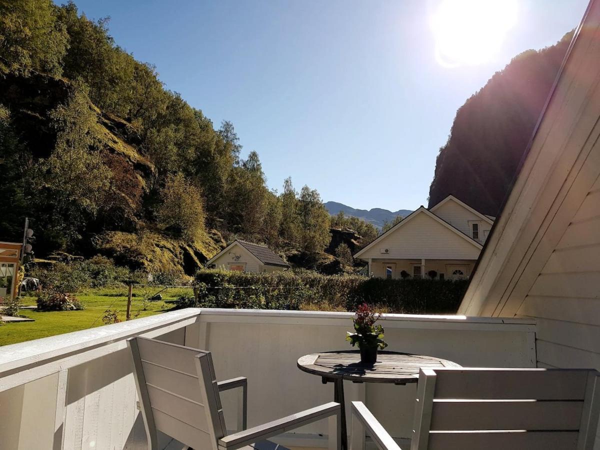Bright And Cozy Apartment 1.5Km From City Centre Aurland Exterior photo